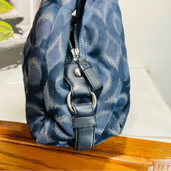 COACH Madison Ikat Maggie NAVY Blue Carryall Bag with Dust Bag - Picture 12 of 16